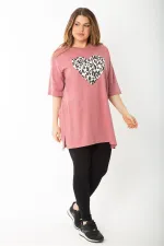 Kadın Büyük Beden Gül Kurusu Ön Baskılı Yan Yırtmaçlı Kısa Kollu Bluz 65N37758