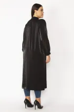 Kadın Siyah Simli Kumaş Kol Ağzı Şifon Detaylı Hakim Yaka Ön Düğmeli Uzun Kap 65N28483