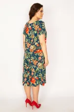 Kadın Renkli Bel Drapeli Çiçek Desenli Elbise 65N33589