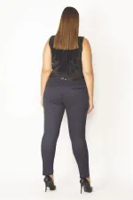 Kadın Haki Ekose Desenli Kemer Aksesuarlı Pantolon 65N28637