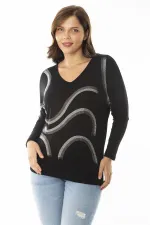 Kadın Büyük Beden Siyah Taş Detaylı V Yakalı Uzun Kollu Bluz 65N36861