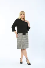 KADIN SİYAH ETEK KISMI EKOSE DESENLİ CEPLİ ELBİSE