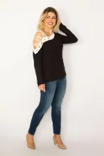 BLOUSE BICOLORE NOIRE POUR FEMME AVEC DÉTAILS ŒILLETS