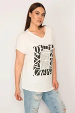 KADIN KEMİK V YAKALI ÖNÜ BASKI VE TAŞ DETAYLI KISA KOLLU BLUZ