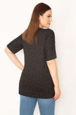 KADIN SİYAH PUAN DESENLİ BİSİKLET YAKA KISA KOLLU BLUZ