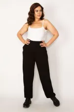 Kadın Siyah Beli Ve Paçaları Lastik Detaylı Rahat Kesim Cepli Spor Pantolon 65N33763