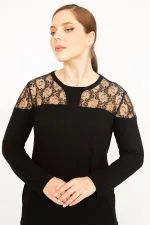 Kadın Siyah Büyük Beden Dantel Garnili Bluz