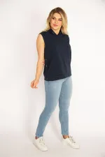 Kadın Lacivert Yanı Çıtçıt Yırtmaçlı Kapşonlu Kolsuz Sweatshirt 65N34829