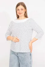 Kadın Beyaz Büyük Beden Pamuklu Kumaş Yakası Süs Tokalı Puan Desenli Bluz 65N35561