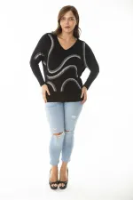 Kadın Büyük Beden Siyah Taş Detaylı V Yakalı Uzun Kollu Bluz 65N36861