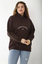 Kadın Büyük Beden Kahve İçi Şardonlu Ön Pat Fermuarlı Nakışlı Sweatshirt 65N37202