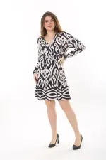 Kadın Büyük Beden Siyah Anvelop Yakalı Uzun Kollu Elbise 65N37627