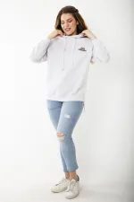 Women's Plus Size Gray Three-Thread Hooded Sweatshirt with Raised Inside 65N37199