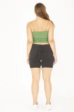 Kadın Büyük Beden Siyah Nakış Detaylı Kot Şort 65N36804