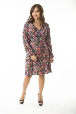 Kadın Büyük Beden Renkli Göğüs Büzgü Detaylı Krinkıl Desenli Elbise 65N36896