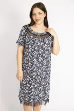 Kadın Lacivert Büyük Beden Yaka Ve Etek Ucu Tül Detaylı Yakası Lastikli Elbise