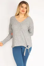 Kadın Gri V Yakalı Kabartma Desenli Ön Bağcıklı Bluz 65N35168