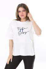 Kadın Büyük Beden Beyaz Pamuklu Kumaş Ön Nakışlı Kısa Kollu Bluz 65N37855