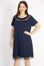 Kadın Lacivert Büyük Beden Yaka Ve Etek Ucu Tül Detaylı Yakası Lastikli Elbise