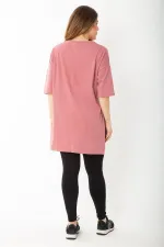 Kadın Büyük Beden Gül Kurusu Ön Baskılı Yan Yırtmaçlı Kısa Kollu Bluz 65N37758