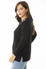 Kadın Büyük Beden Siyah Yakası Tül Nakış Ve Taş Detaylı Uzun Kollu Bluz 65N36860