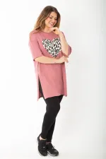 Kadın Büyük Beden Gül Kurusu Ön Baskılı Yan Yırtmaçlı Kısa Kollu Bluz 65N37758