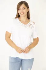 Kadın Büyük Beden Beyaz Pamuk Kumaş Dantel Detaylı Bluz 65N36937