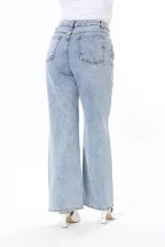 Kadın Büyük Beden Mavi Ön Fermuarlı Arka Cepli Yıkama Efektli Kot Pantolon 65N37831