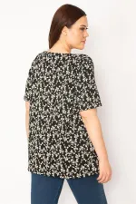 Kadın Büyük Beden Siyah Pamuklu Kumaş Bisiklet Yakalı Çiçek Desenli Tunik 65N36825
