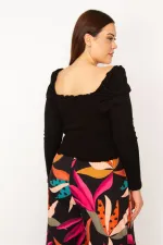 Kadın Siyah Beden Kısmı Gipe Lastikli Karmen Yaka Uzun Kollu Crop Bluz 65N33425