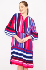 Kadın Fujya Büyük Beden Dokuma Kumaş V Yakalı Ön Pat Düğmeli Katlı Elbise 65N35831