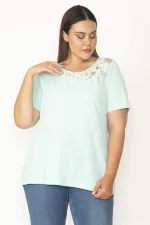 Kadın Yeşil Büyük Beden Pamuklu Kumaş Yaka Dantelli Bluz 65N35688