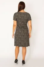 Kadın Siyah Anvelop Yakalı Düşük Kol Elbise 65N34331