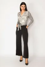 KADIN SİYAH ÜST KISMI ŞAL DESENLİ ANVELOP YAKA TULUM