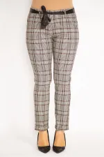 Kadın Bordo Ekose Desenli Gizli Kemer Ön Fermuarlı Yan Cepli Suni Deri Kuşak Detaylı Klasik Pantolon