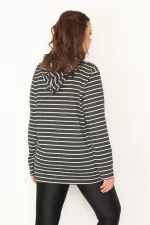 Kadın Siyah İçi Şardonlu Kumaş Kapşonlu Sweatshirt 65N32459