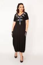 Kadın Siyah Nakış Detaylı V Yaka Viskon Elbise 65N33179