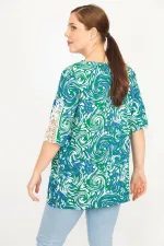 Kadın Mavi Büyük Beden Dokuma Viskon Kumaş Kolları Dantel Detaylı V Yakalı Bluz