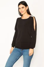 BLOUSE AVEC MANCHES ET ÉPAULES DÉTAILLÉES DE PIERRES