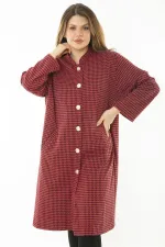 Women's Plus Size Red Piyedepul Pattern Metal Button Unlined Cape 65N37109