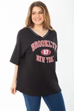 Kadın Büyük Beden Siyah Pamuklu Kumaş V Yaka Ribana Ve Baskı Detaylı Tunik 65N37456