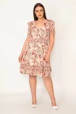 KADIN RENKLİ BELİ GİPE LASTİKLİ ANVELOP YAKA KOL VE ETEK UCU FIRFIRLI KATLI ELBİSE