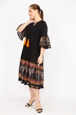 Kadın Siyah Büyük Beden Kol Ve Eteği Desenli Püskül Detaylı Elbise 65N35844