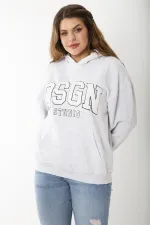 Kadın Büyük Beden Gri İçi Şardonlu Nakış Ve Kanguru Cep Detaylı Kapşonlu Sweatshirt 65N37206