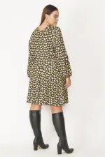 Kadın Siyah Anvelop Yakalı Kol Ağzı Ve Beli Lastik Detaylı Elbise 65N27422