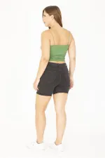 Kadın Büyük Beden Siyah Nakış Detaylı Kot Şort 65N36804