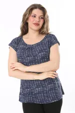 Kadın Büyük Beden Lacivert Bisiklet Yakalı Göğüs Pileli Bluz 65N38003