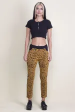 PANTALON À POCHES ÉLASTIQUES À TAILLE À MOTIFS SUR LE DEVANT