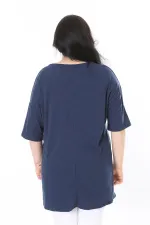 Kadın Büyük Beden Lacivert Sim Detaylı Bisiklet Yaka Yan Yırtmaçlı Kısa Kollu Bluz