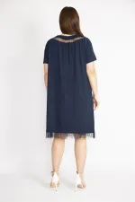 Kadın Lacivert Büyük Beden Yaka Ve Etek Ucu Tül Detaylı Yakası Lastikli Elbise